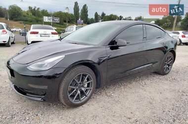 Седан Tesla Model 3 2023 в 