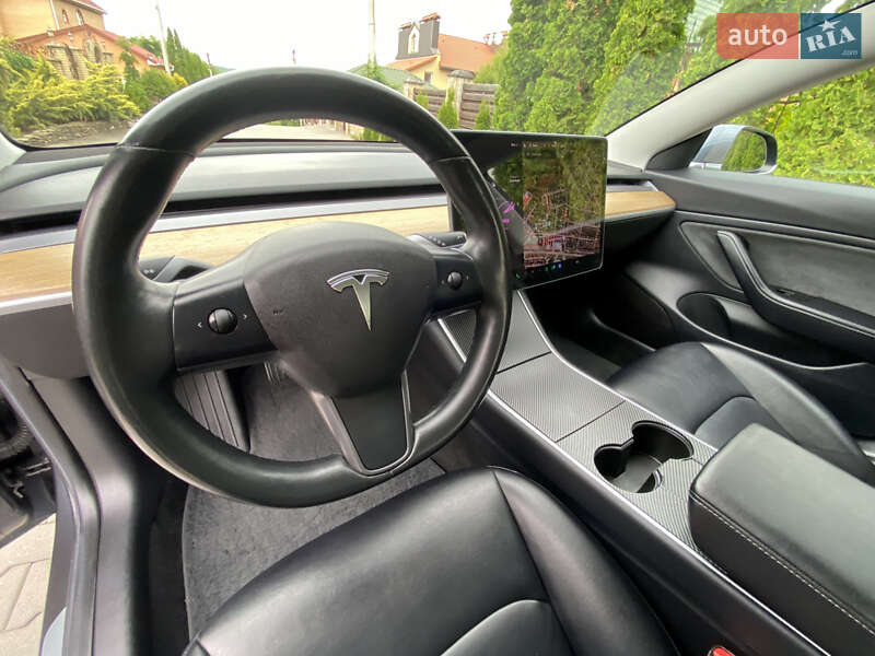 Седан Tesla Model 3 2018 в Хмельницком