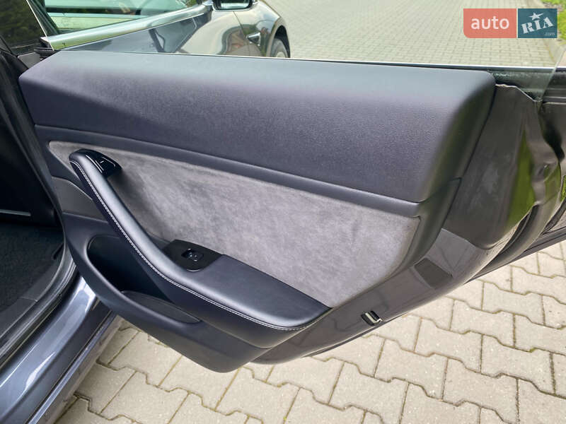 Седан Tesla Model 3 2018 в Хмельницком