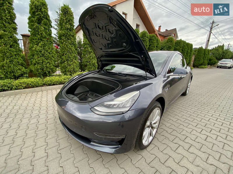 Седан Tesla Model 3 2018 в Хмельницком