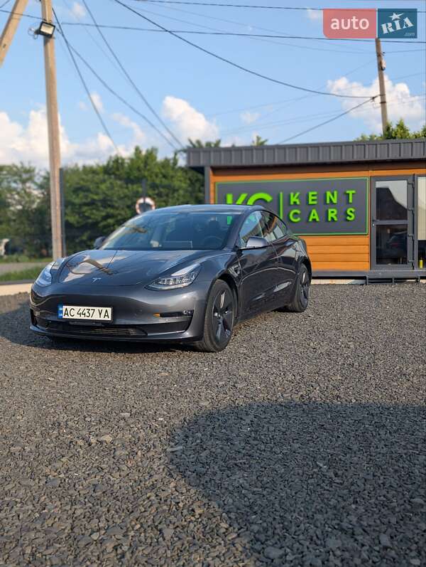 Tesla Model 3 2020