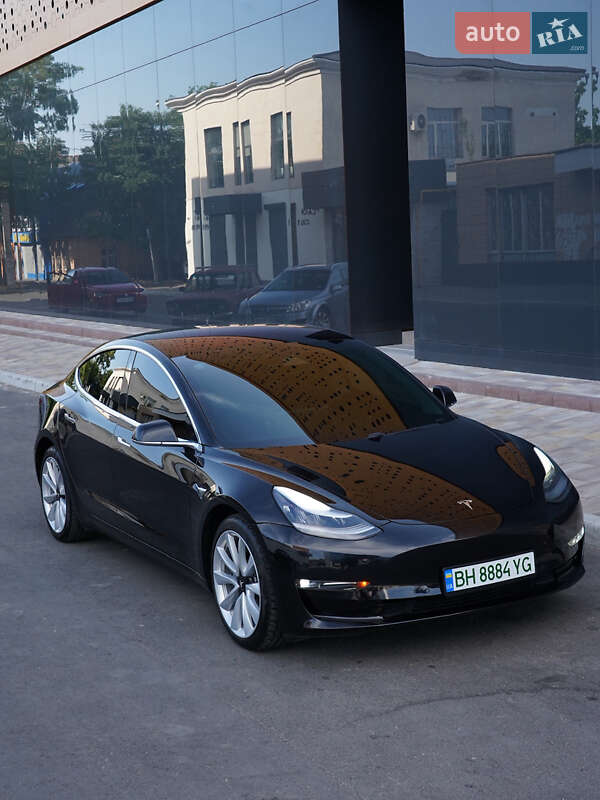 Седан Tesla Model 3 2018 в 