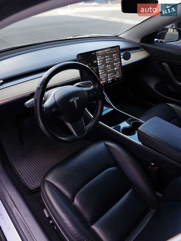 Седан Tesla Model 3 2018 в Одессе