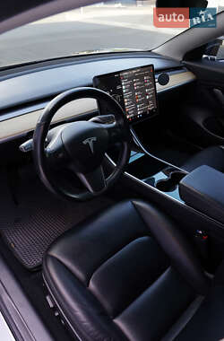 Седан Tesla Model 3 2018 в 