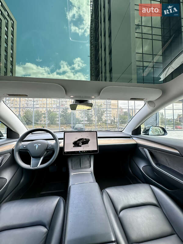 Седан Tesla Model 3 2022 в Днепре