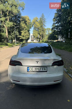 Седан Tesla Model 3 2022 в 