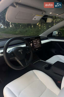 Седан Tesla Model 3 2022 в 