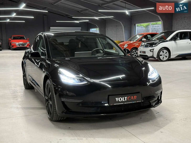 Седан Tesla Model 3 2019 в Владимире