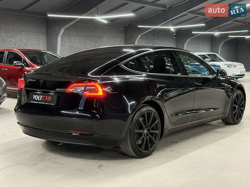Седан Tesla Model 3 2019 в Владимире
