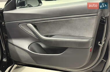 Седан Tesla Model 3 2019 в 