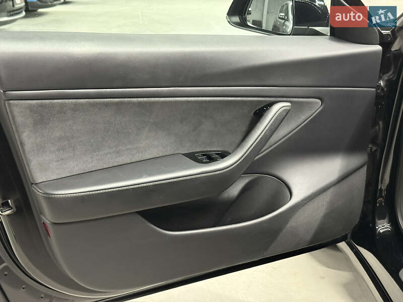 Седан Tesla Model 3 2019 в Владимире