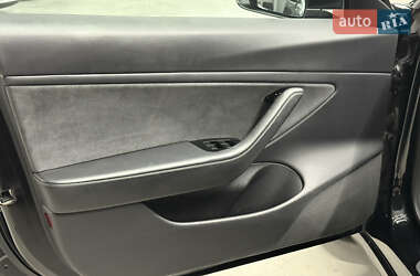 Седан Tesla Model 3 2019 в 