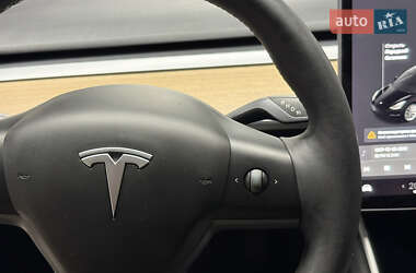 Седан Tesla Model 3 2019 в 