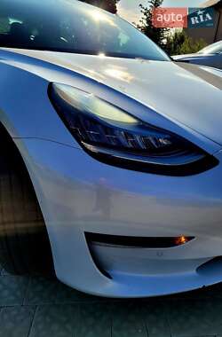 Седан Tesla Model 3 2019 в 