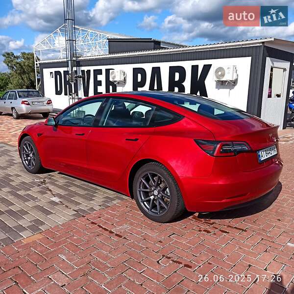 Седан Tesla Model 3 2022 в Броварах