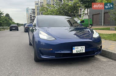 Седан Tesla Model 3 2020 в 