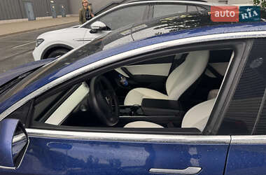 Седан Tesla Model 3 2020 в 