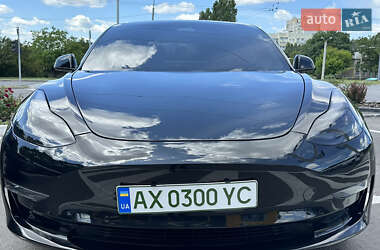 Седан Tesla Model 3 2021 в 