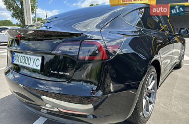 Седан Tesla Model 3 2021 в 