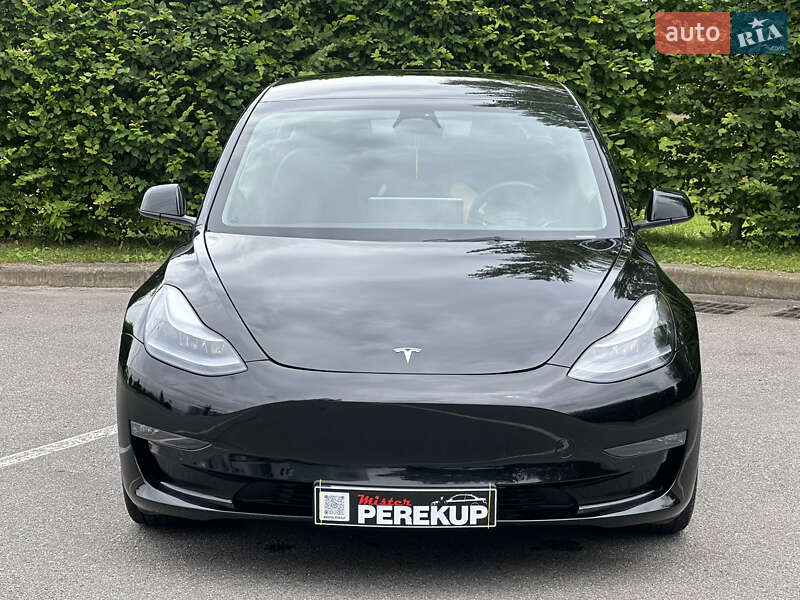Седан Tesla Model 3 2022 в Києві