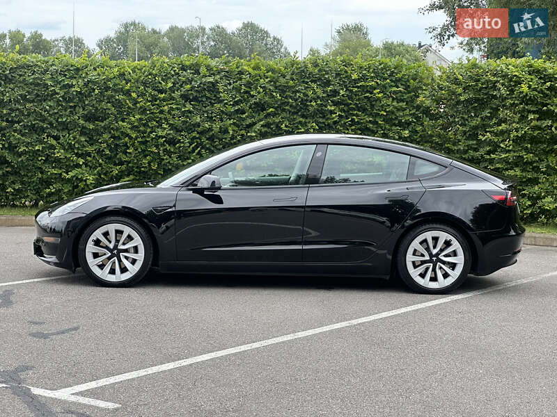Седан Tesla Model 3 2022 в Києві