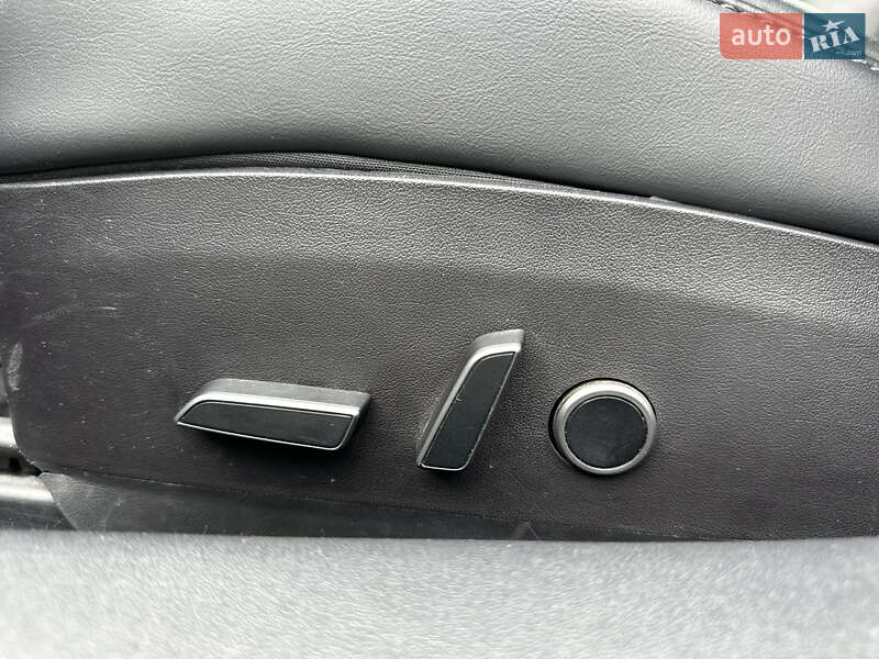 Седан Tesla Model 3 2022 в Києві