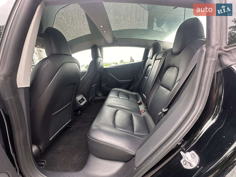 Седан Tesla Model 3 2022 в Києві