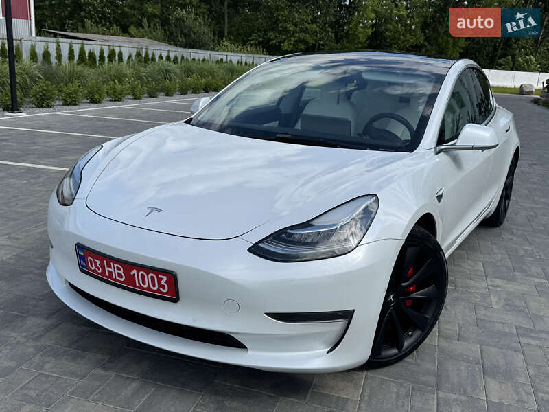Седан Tesla Model 3 2019 в 