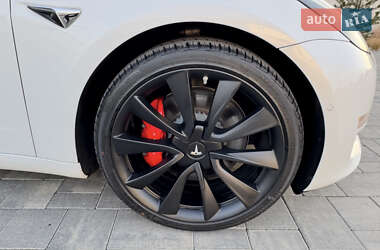 Седан Tesla Model 3 2019 в 