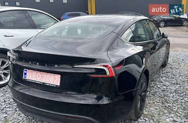 Седан Tesla Model 3 2024 в 