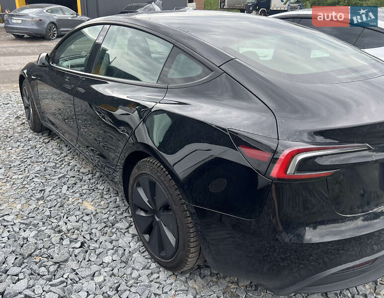 Седан Tesla Model 3 2024 в Рівному