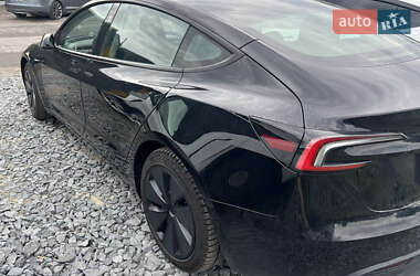 Седан Tesla Model 3 2024 в 
