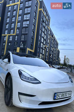 Седан Tesla Model 3 2019 в 