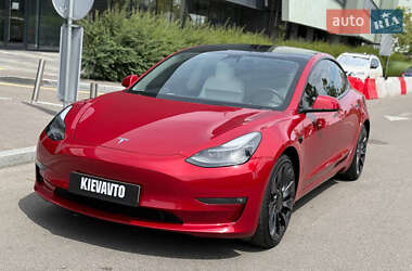 Седан Tesla Model 3 2021 в Киеве