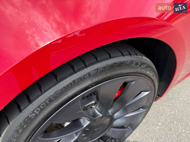 Седан Tesla Model 3 2021 в Киеве