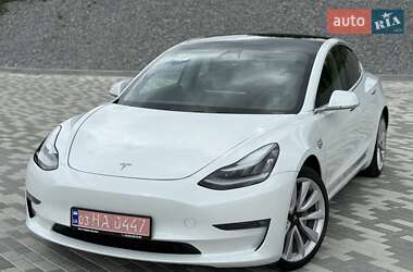 Седан Tesla Model 3 2019 в 