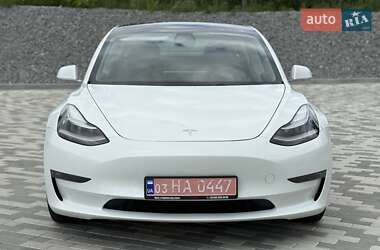 Седан Tesla Model 3 2019 в 