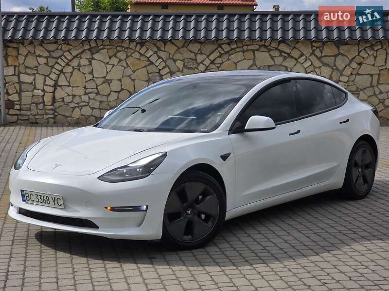 Седан Tesla Model 3 2021 в Львові
