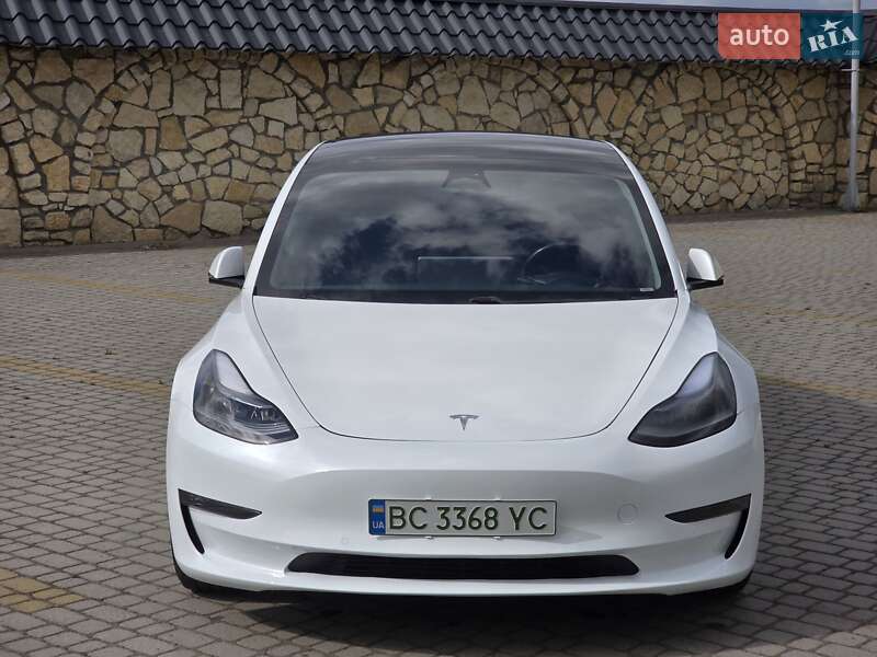 Седан Tesla Model 3 2021 в Львові