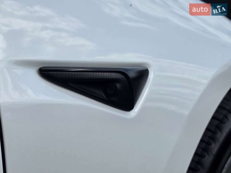 Седан Tesla Model 3 2021 в Львові