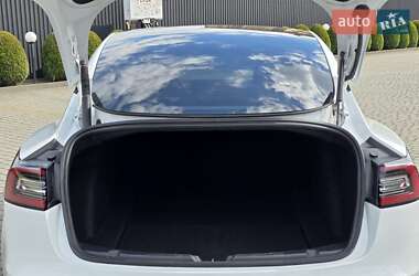 Седан Tesla Model 3 2021 в 