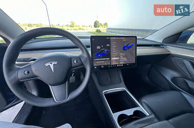 Седан Tesla Model 3 2021 в 