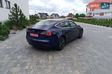 Седан Tesla Model 3 2019 в 