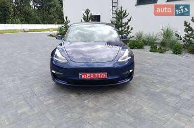 Седан Tesla Model 3 2019 в 