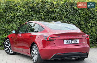 Седан Tesla Model 3 2024 в 