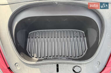 Седан Tesla Model 3 2024 в 