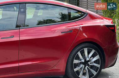 Седан Tesla Model 3 2024 в 