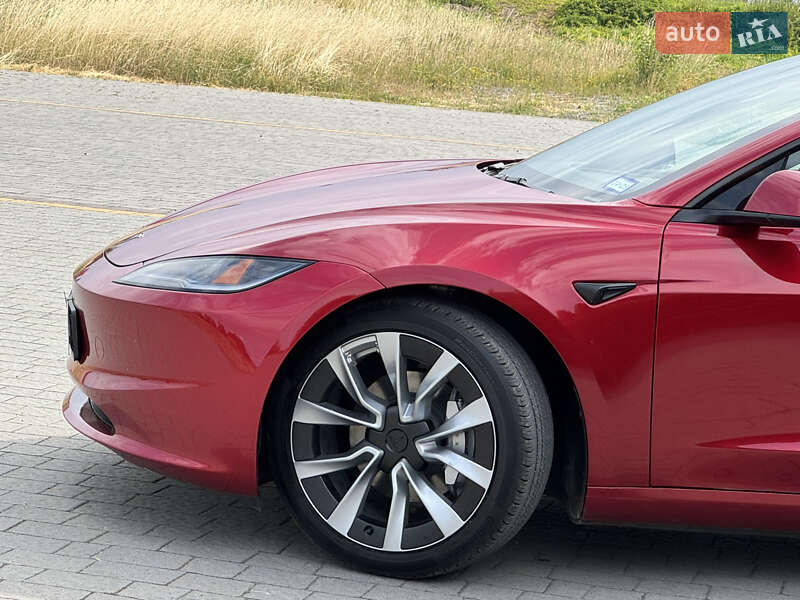 Седан Tesla Model 3 2024 в Стрые