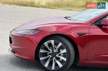 Седан Tesla Model 3 2024 в 