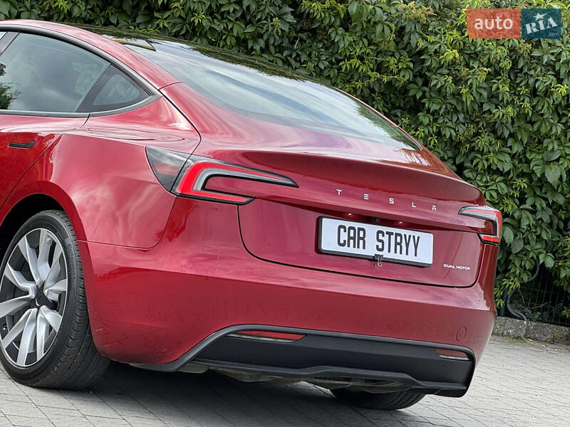 Седан Tesla Model 3 2024 в Стрые